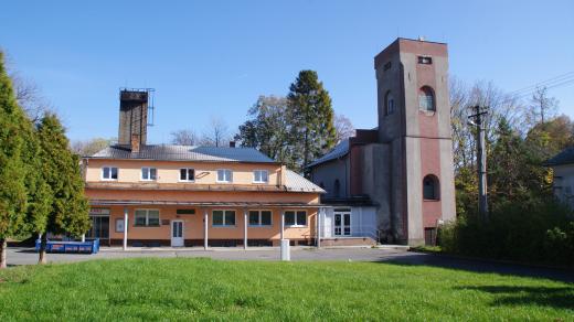 Náves s přestaveným kostele sv. Františka
