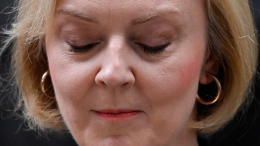 Liz Trussová oznámila rezignaci