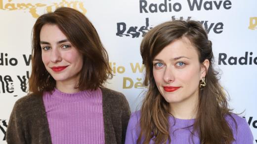 Shotby.us (Karolína Matušková a Lenka Glisníková)