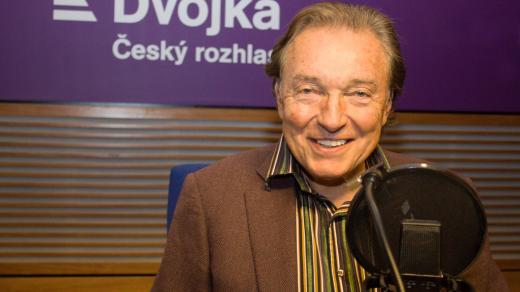 Karel Gott pro stanici Český rozhlas Dvojka připravoval autorský pořad Zpátky si dám tenhle film.