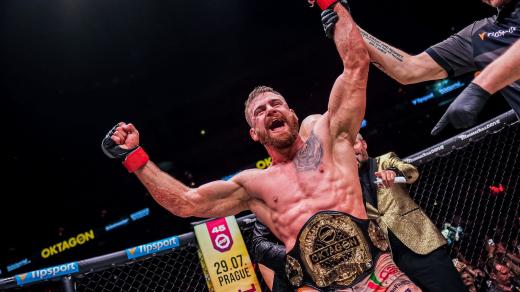 Patrik Kincl porazil v ostře sledovaném titulovém zápase MMA organizace Oktagon Karlose Vémolu 3:0 na body a obhájil titul šampiona ve střední váhové kategorii