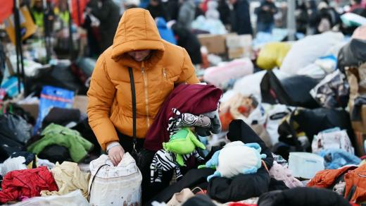 Záchytné středisko pro ukrajinské uprchlíky na periferii města Přemyšl