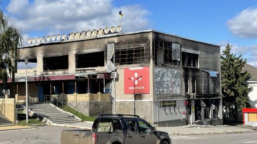 Izjum je zničený, nad městem ale opět zavlála ukrajinská vlajka
