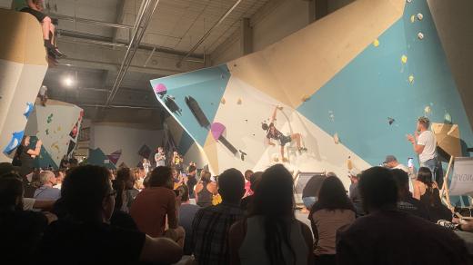 Adam Ondra se představil na akci v Ostravě, kde bylo otevřeno nové boulderingové centrum