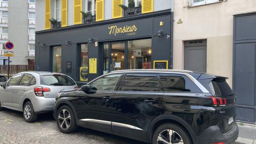 V Paříži hlasují o zdražení parkovného pro SUV