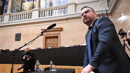 Ministr Marian Jurečka v budově Ústavního soudu v Brně