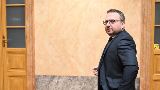 Ministr Marian Jurečka přichází k Ústavnímu soudu, který začíná projednávat valorizaci penzí