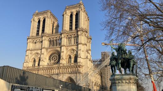 Opravy katedrály Notre-Dame pokračují i čtyři roky od požáru