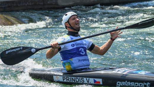 Radost Víta Přindiše v cíli závodu na světovém šampionátu