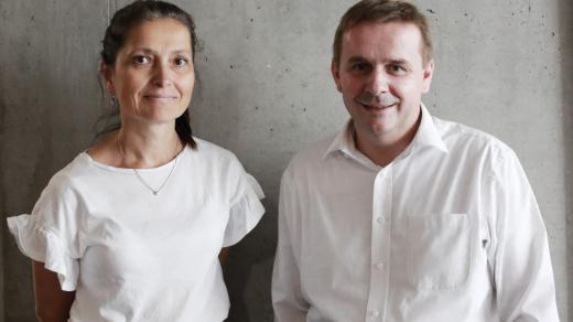 Analytička Radiožurnálu Jana Klímová a šéfredaktor časopisu Reportér Robert Čásenský
