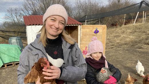 Tereza Vernerová chodí ke slepicím i s dcerou Fany