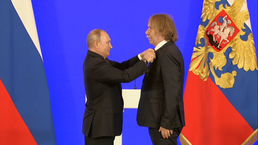 Vladimir Putin předal Jaromíru Nohavicovi v Kremlu Puškinovu medaili