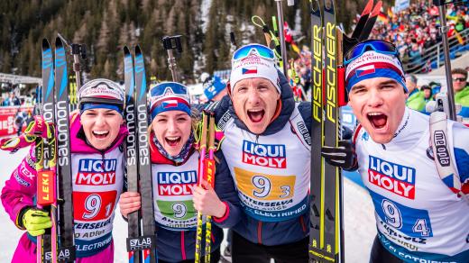 Česká smíšená štafeta. Zleva: Eva Kristejn Puskarčíková, Markéta Davidová, Ondřej Moravec, Michal Krčmář.