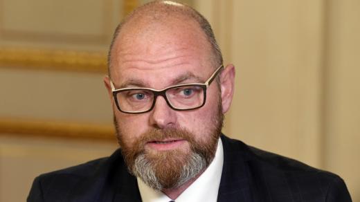 Ministr školství Robert Plaga na mimořádném brífinku k vyhlášené stávce učitelů