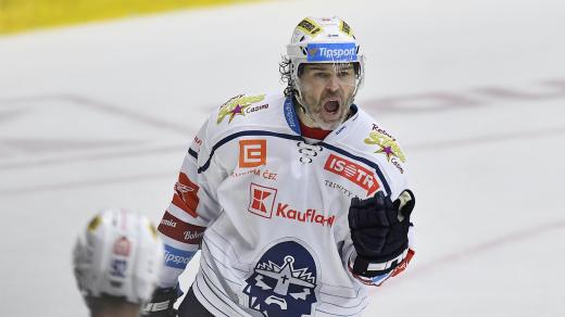 Jediným hráčem ze zlatého výběru z Nagana, který se stále věnuje profesionální kariéře, je Jaromír Jágr