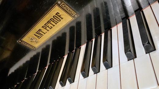 Firma Petrof dosud vyrobila víc než 635 tisíc nástrojů