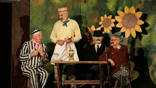 Divadlo Járy Cimrmana zahájilo svou 57. sezonu oředstavením Hospoda na mýtince