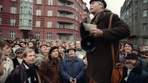 Ladislav Lis během demonstrace na Škroupově náměstí v prosinci 1988