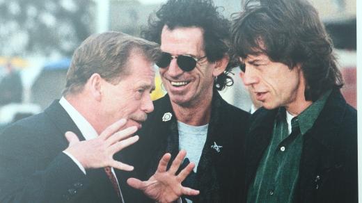 Někdejší prezident Václav Havel a členové kapely Rolling Stones Keith Richards a Mick Jagger