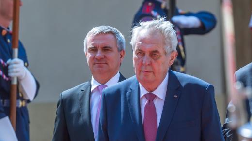 Prezident Miloš Zeman (vpravo) se svým kancléřem Vratislavem Mynářem