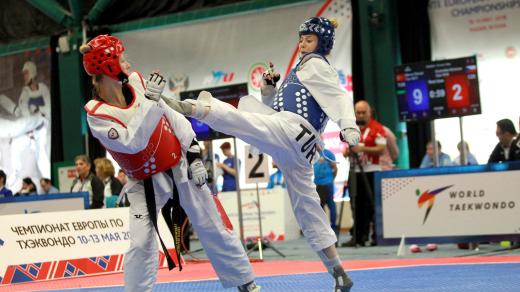 Taekwondistka Dominika Hronová (v červeném) během turnaje v Rusku v roce 2018