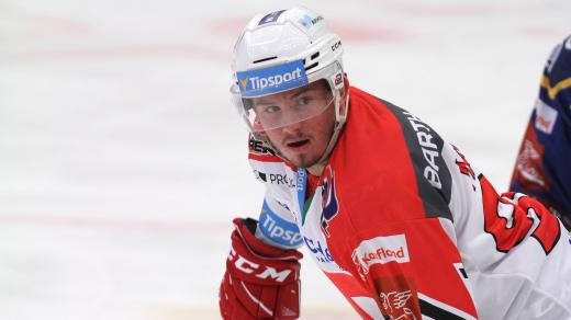 Jan Mandát v dresu Dynama Pardubice