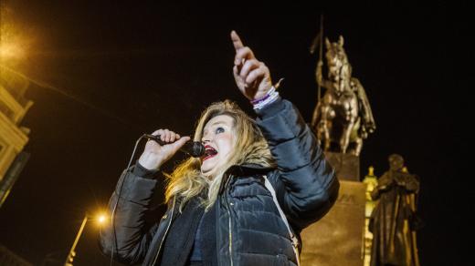 Jana Peterková na demonstraci proti protikoronavirovým opatřením 1. ledna 2021