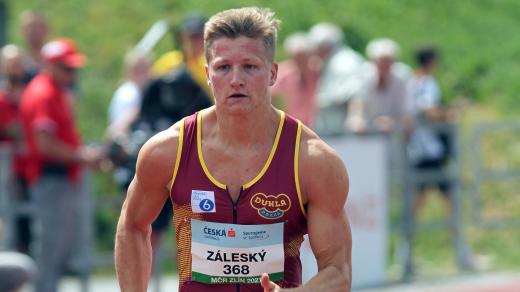 Dominik Záleský v závodě na 100 metrů. Nyní se věnuje ale i čtyřbobu a snaží se prosadit v ledovém korytě