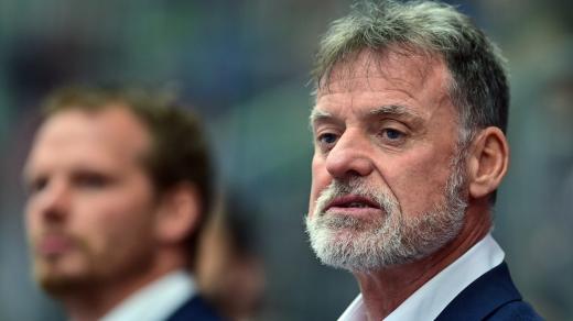 Trenér Radim Rulík připravil české hokejové juniory na světový šampionát výborně. Bez větších problémů se dostal do semifinále