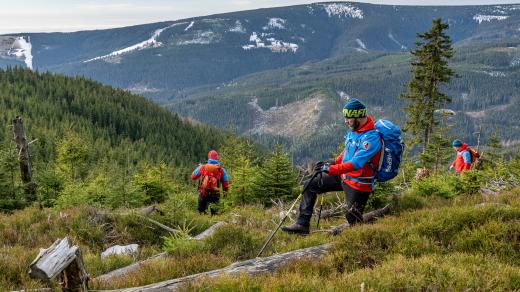 Členové horské služby pátrali po matce s chlapcem v okolí Růžové hory v Krkonoších