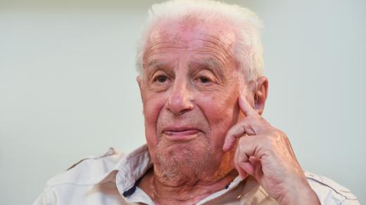 Viktor Fajnberg při diskuzi v Knihovně Václava Havla v Praze (snímek z roku 2018)