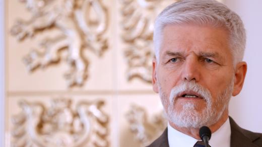 Zvolený prezident Petr Pavel se tento týden sejde s premiérem Petrem Fialou či prezidenty Rakouska a Maďarska