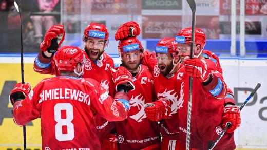 Hokejisté Třince slaví výhru a v sérii nad Pardubicemi vedou 3:2 na zápasy