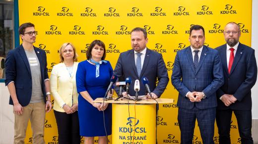 Zleva František Talíř, Šárka Jelínková, Michaela Šojdrová, Marian Jurečka, Tomáš Zdechovský a Jan Bartošek