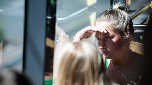 Horko v tramvaji, ilustrační foto