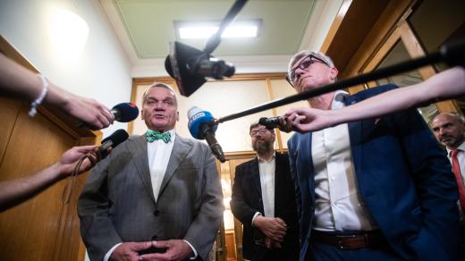 Je po zářijových volbách. Zástupci Spolu při vyjednávání o vedení pražského magistrátu nehodlají ustoupit od nominace obžalovaného Jana Wolfa