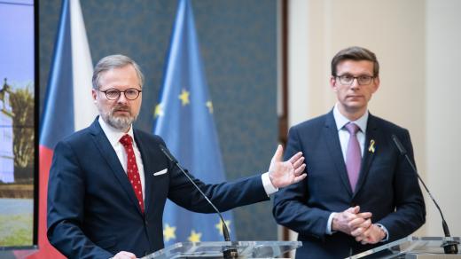 Tisková konference po jednání tripartity. Premiér Petr Fiala a ministr dopravy, Martin Kupka