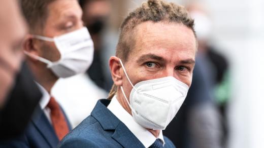 Ivan Bartoš na tiskové konferenci