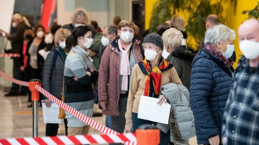 Očkovací centrum na Černém Mostě je 15. místem v Praze, kam lidé mohou přijít bez registrace.