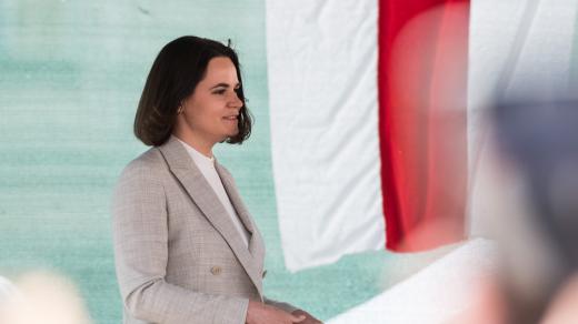 Představitelka běloruské opozice Svjatlana Cichanouská vystoupila na demonstraci na Staroměstském náměstí.