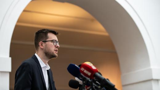 Jakub Michálek na tiskové konferenci Pirátů