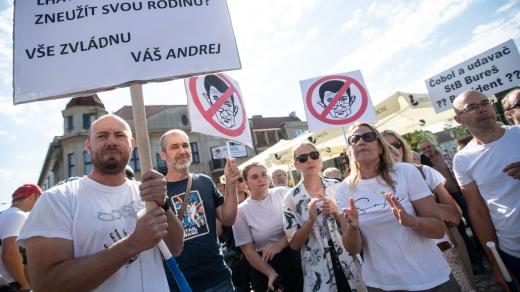 Volební kampaň Andreje Babiše a ANO před komunálními volbami. Unhošť.