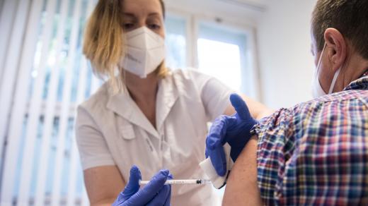 Očkování v nemocnici Bulovka