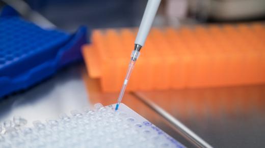 Biocev, sekvenační laboratoř. ilustrační foto