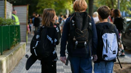 Skončily prázdniny, žákům a studentům začíná nový školní rok. První školní den v Základní škole Londýnská 34, Praha 2