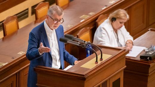 Bývalý premiér a předseda hnutí ANO Andrej Babiš při projevu ve Sněmovně