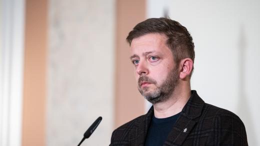 Vít Rakušan na tiskové konferenci po mimořádném jednání