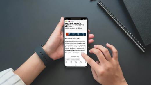 Systém pro registraci lidí starších 80 let na očkování