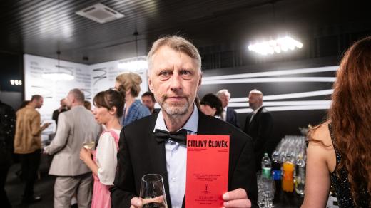Spisovatel Jáchym Topol na premiéře filmu Citlivý člověk v Karlových Varech