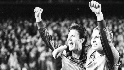 Jozef Chovanec (vlevo) byl jednou z opor reprezentačního výběru na šampionátu v roce 1990